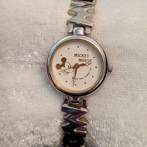 Mickey Mouse Watch - Picture 1 of 3